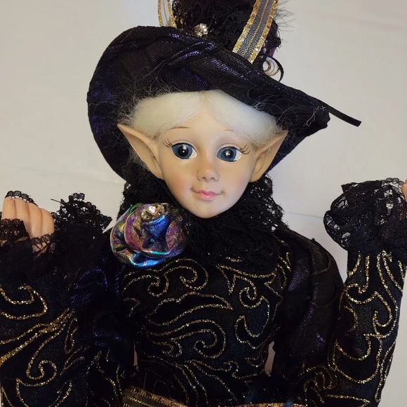 28" Halloween Elf Doll Mantel Shelf Decor Black & Gold Sequin Hat Nicole Miller - Picture 3 of 10